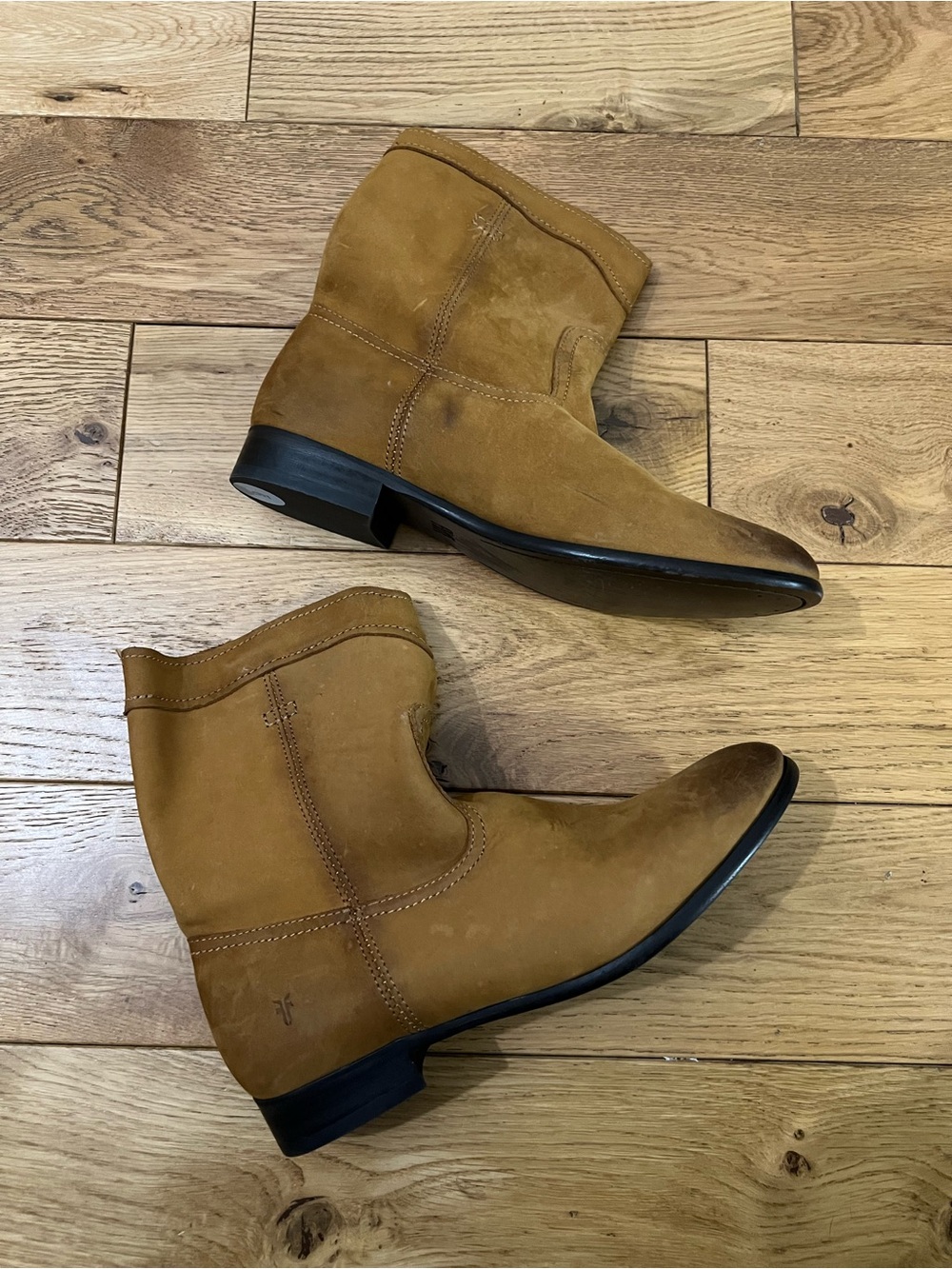 Frye Women's Tan Suede Short Western Booties size 9